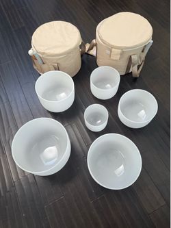 Beautiful And Wonder Sounding Healing Crystal Bowls Set of 6 and 2 carrying cases