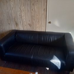 Sofases De Piel Pequeños En Buenas Condiciones Son 2 