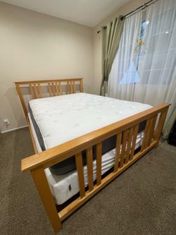 Beautiful Natural Wood Queen Bed Frame/Headboard
