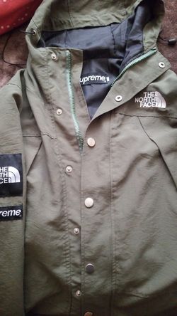 Supreme x North Face small