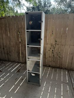 5 space clear lockers