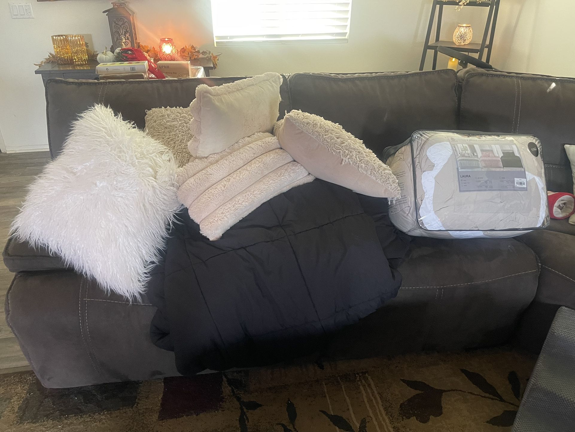 FREE COMFORTERS AND PILLOWS Please Only Goes To The Needy