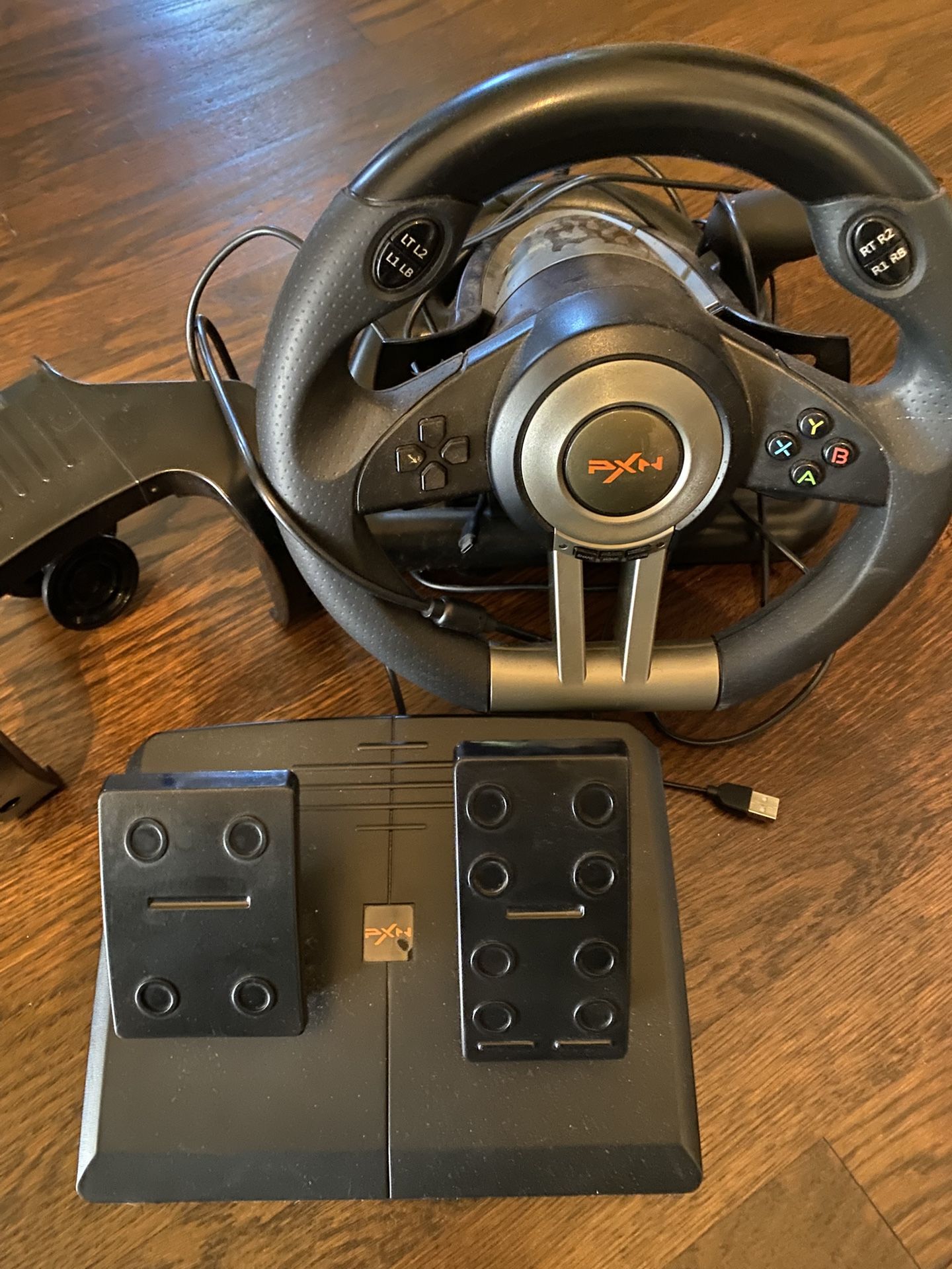 V3PRO Steering Wheel + Pedals – Compatible with PC/Console