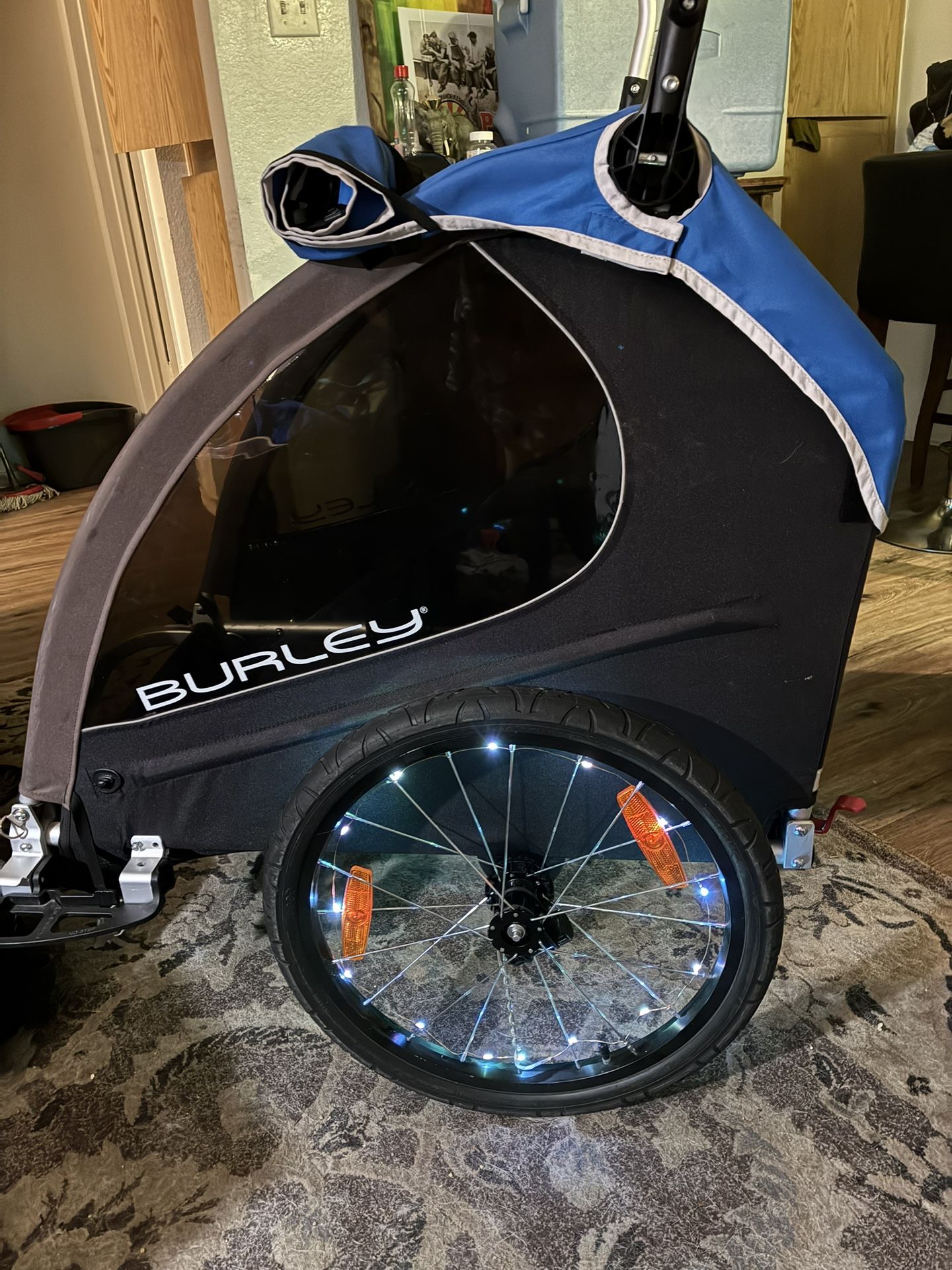 Burley Bike Trailer W Light Up Wheels