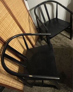 HEARTH & HAND SCULPTED WOODEN DINING CHAIRS BLACK STAINED FINISH Set of 2 Farmhouse Spindle Dining Room Chairs with Arms/Wide Curved Back Modern Kitch
