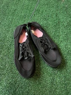 Women size 10 water shoes