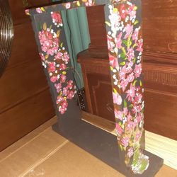 Unique Picture On Frame 