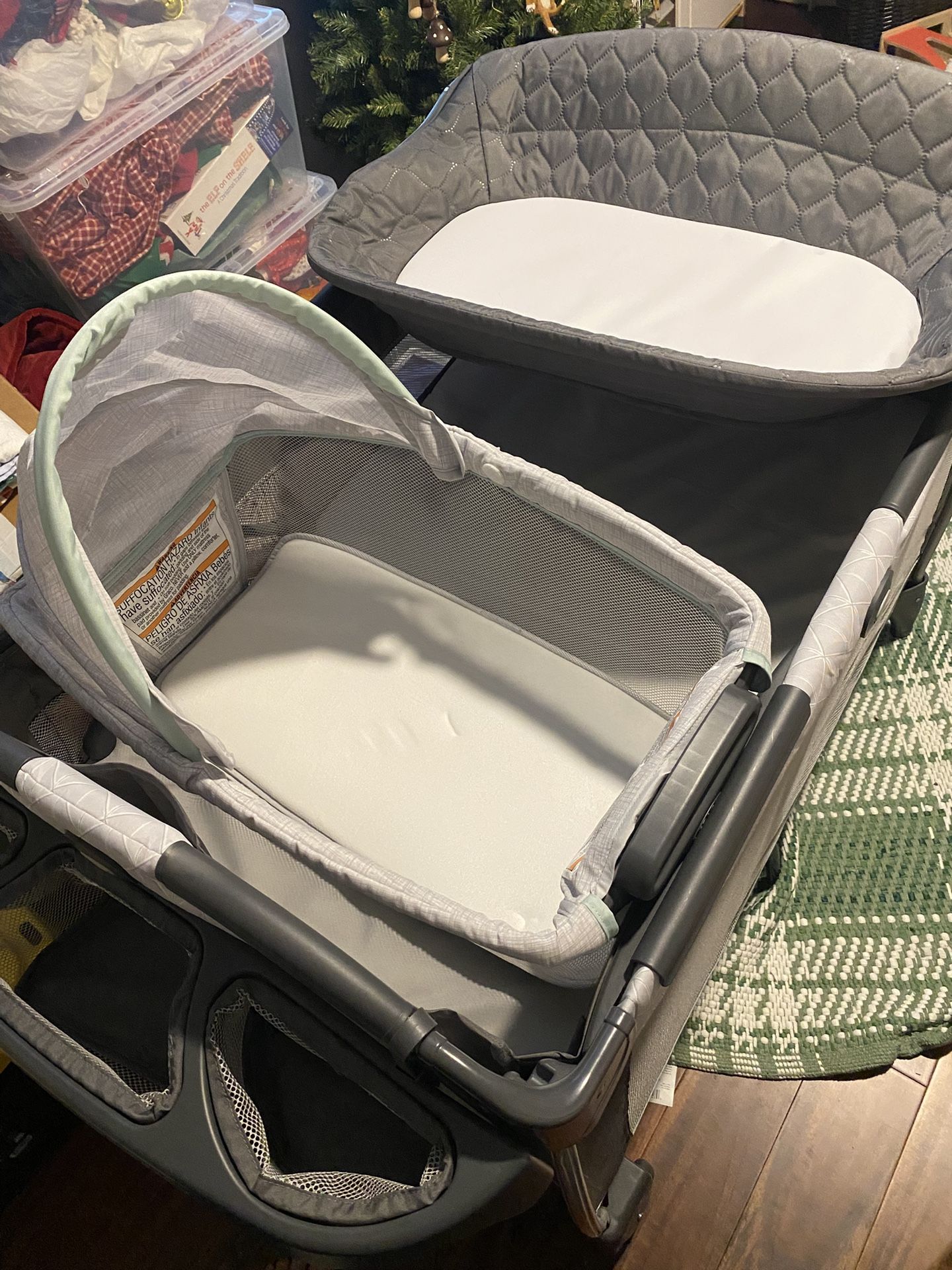 Graco Pack N Play W Changing Table And Bassinet