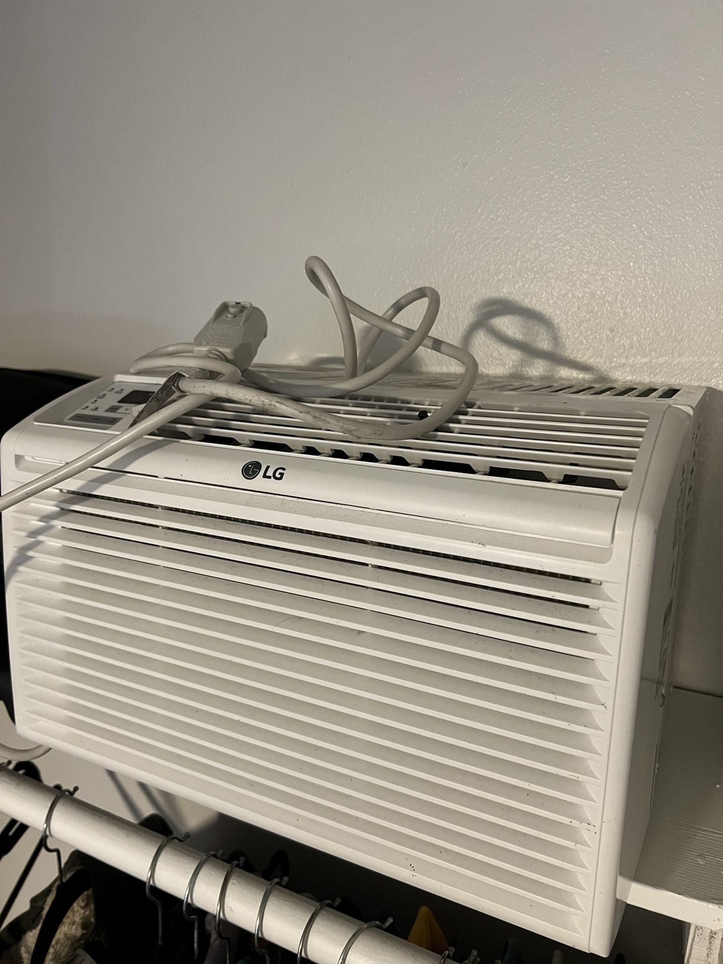 LG window AC Unit