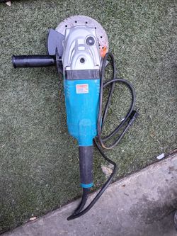 7" corded Makita grinder