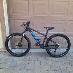 GIANT TALON 1 MOUNTAIN BIKE 27.5 INCH 10 X 1 SPEED  SXC32 AIR SHOCK ( CHECK MY OTHER BIKES)