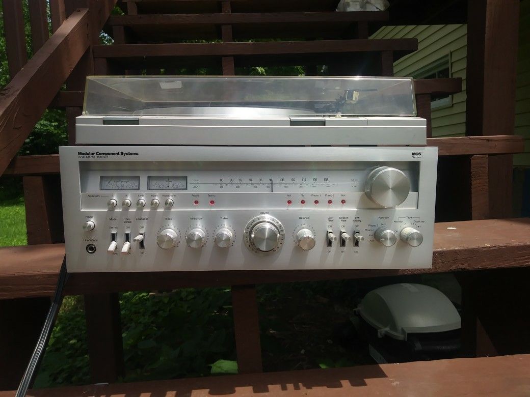 MCs 3233/ Akai AP d210