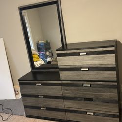 5 Piece Bedroom Set (King)