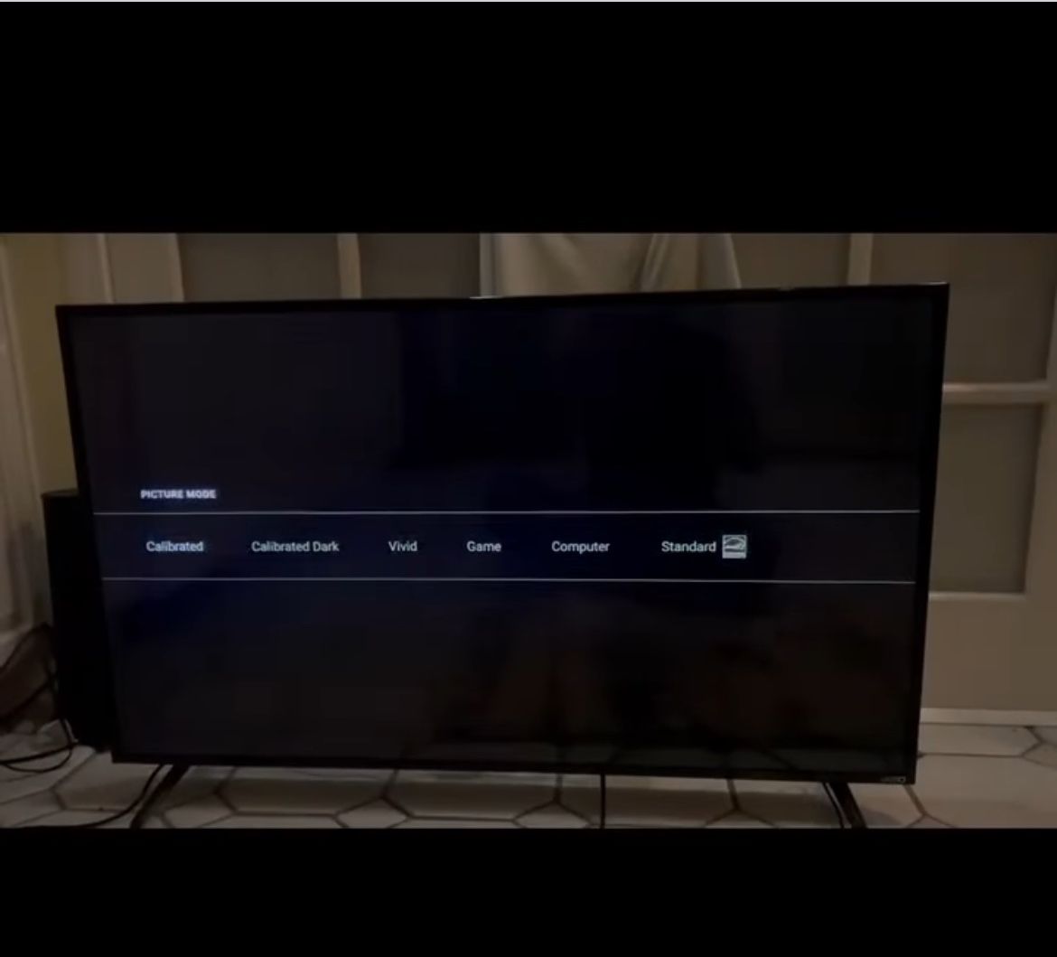 50” TV - VIZIO SMART TV