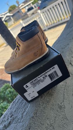 Infant Timberland booties