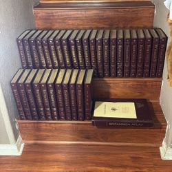 VTG Collectable 1986 Britannica Encyclopedia W/ Atlas 