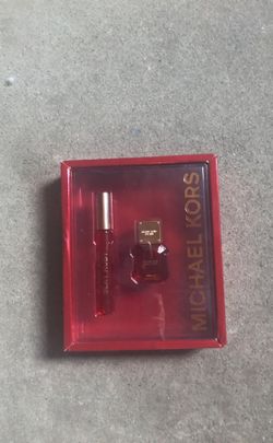 Michael Kors (sexy ruby)