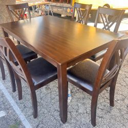 Comedor De Madera Nuevo