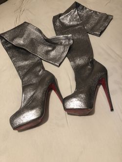 Cristian louboutin boots 39