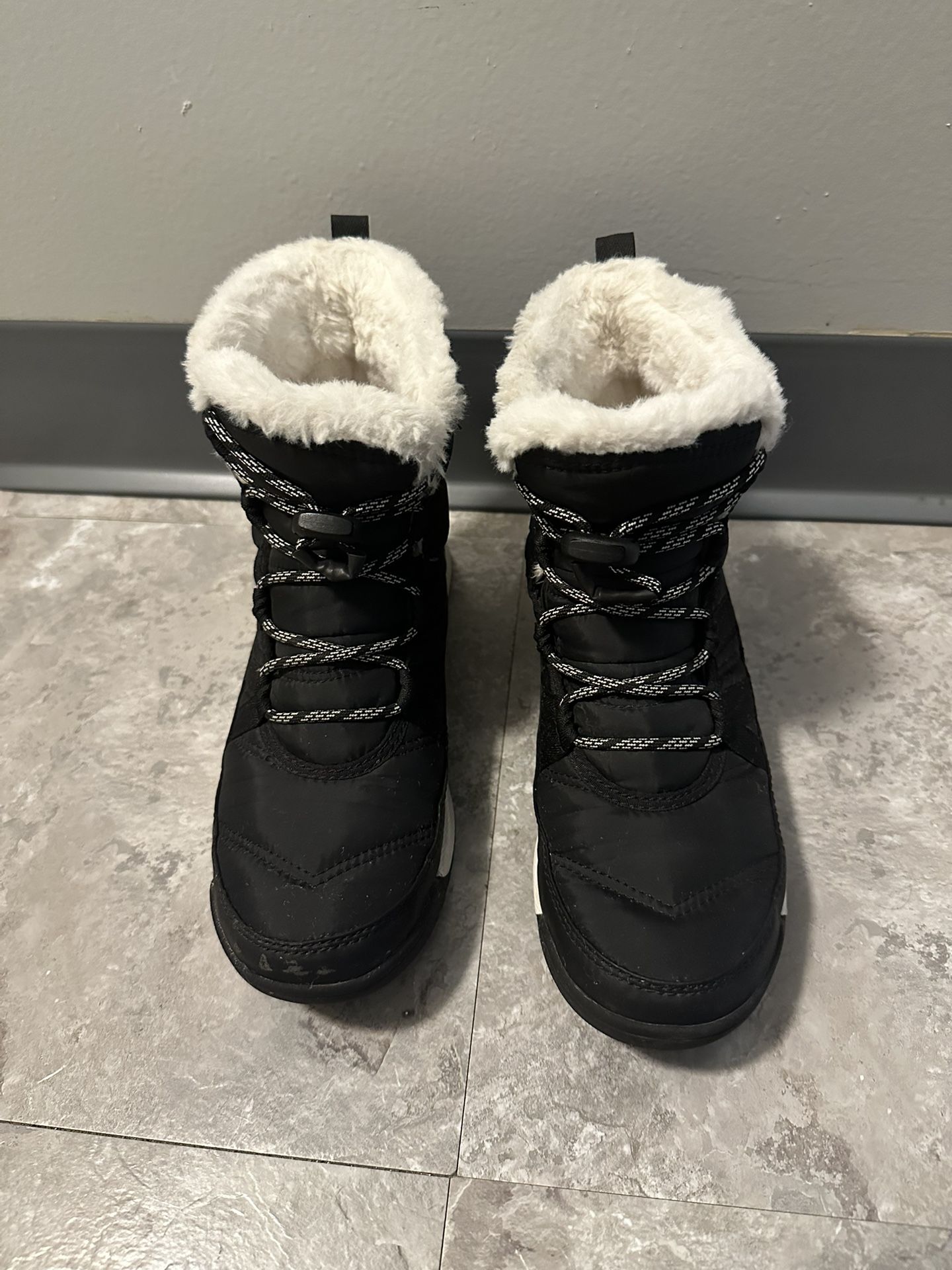 Youth Sorel Winter Boots (size 5) Waterproof