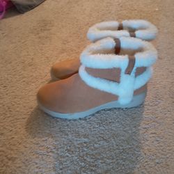 Sketchers Winter Boots 