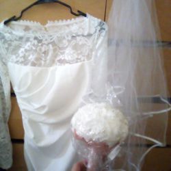 New Wedding Dress Bouquet And Veil Bouquet