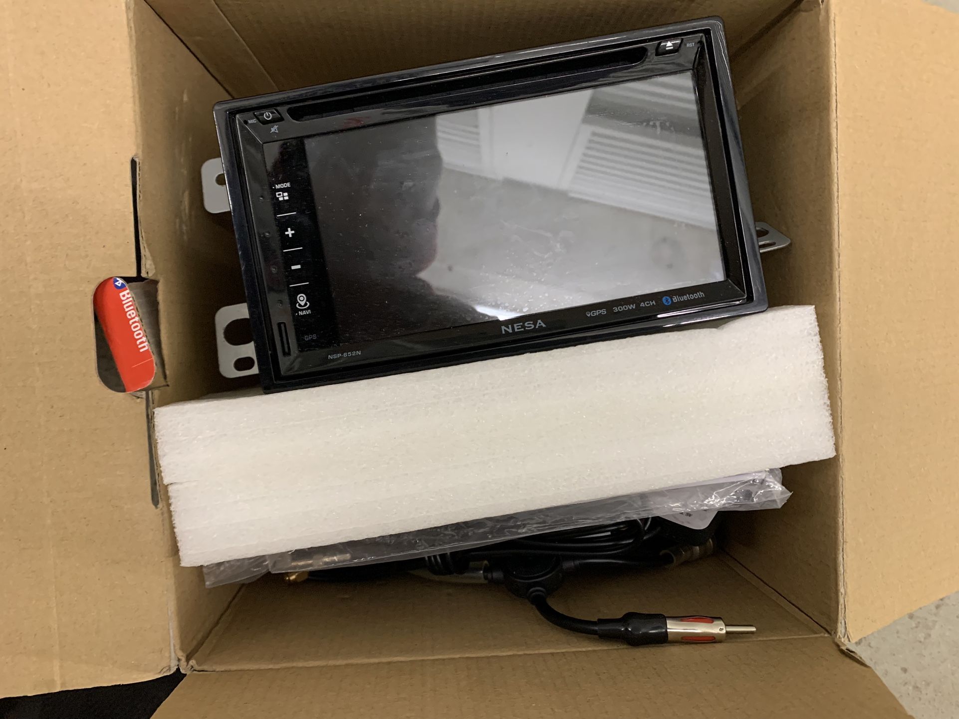 Nesa Luxe Radio, DVD & GPS System