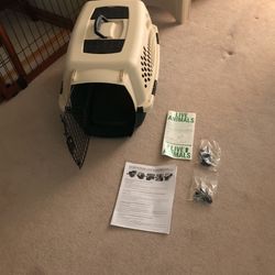 NEW SMALL / MEDIUM DOG CARRIER !!