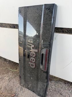 Jeep tail gate