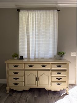 Solid Wood Dresser With Drawers & Cabinets