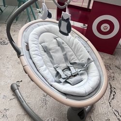 Maxi-Cosi Cassia Baby Swing: Portable, 360 Rotation, 5 Speeds, 12 Melodies,