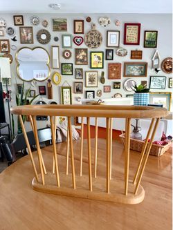 VINTAGE MCM MAGAZINE RACK