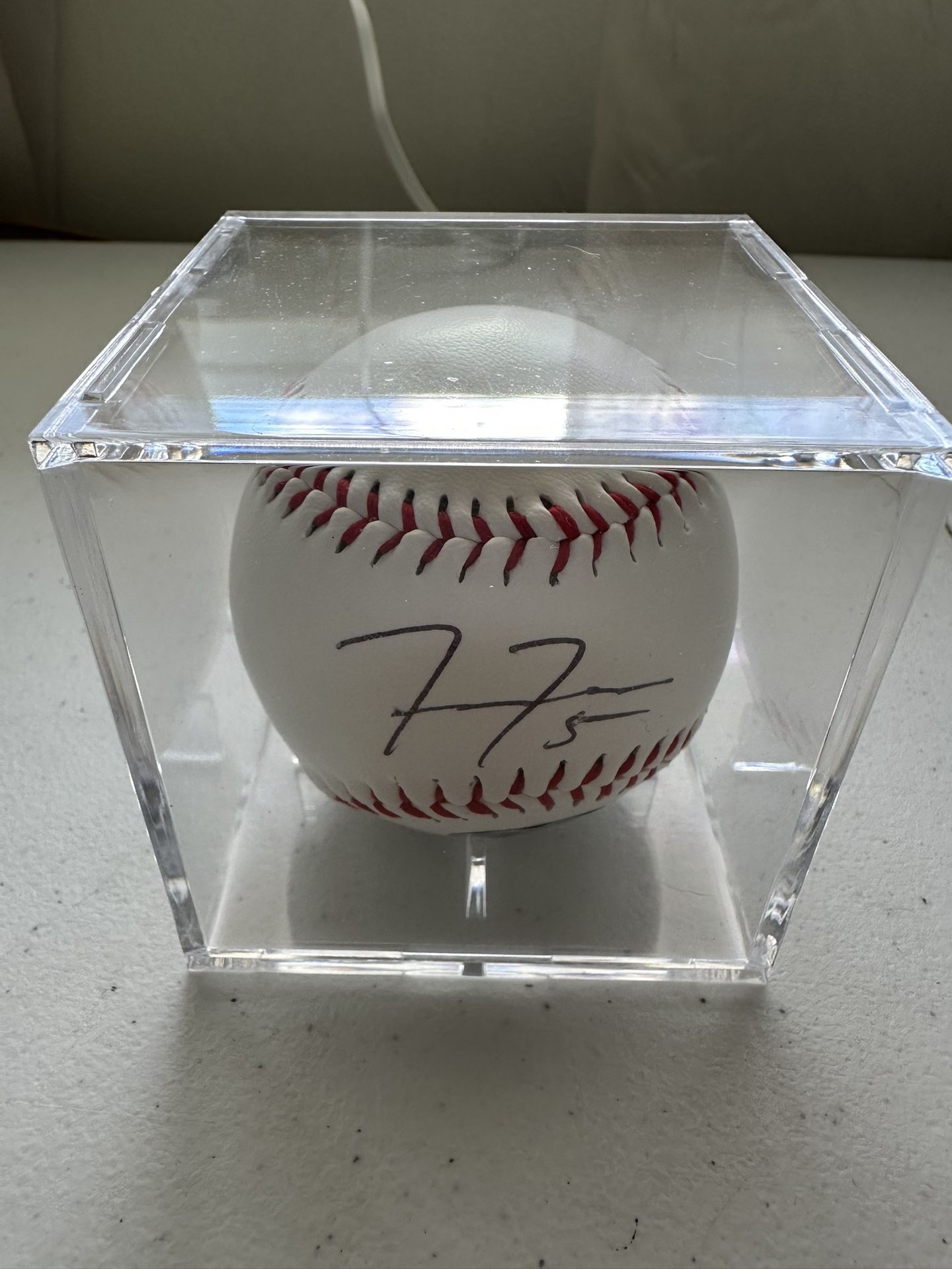 FREDDIE FREEMAN SIGNED BASEBALL IN CUBE AUTOGRAPHED W/COA (Dodgers, Braves) 681