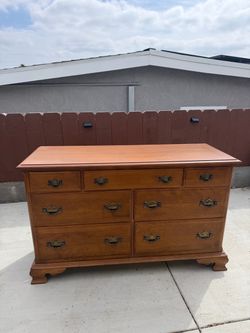 Dresser