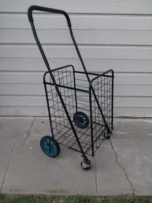 Lightweight Carry On Swivel Front Wheels Shopping Cart.