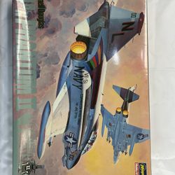F-4 b/n phantom 2 model