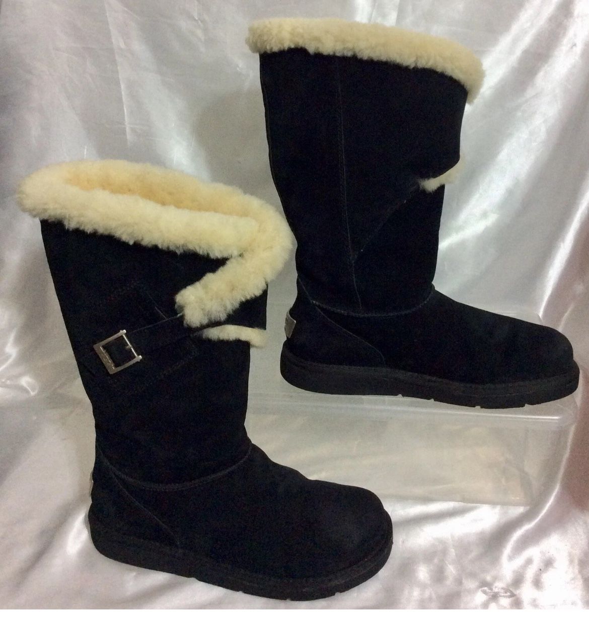 UGG Australia 5358 MESSENGER Black Suede Shearling Tall Boots Women's 9. Color black. Very comfortable and warm. In great condition