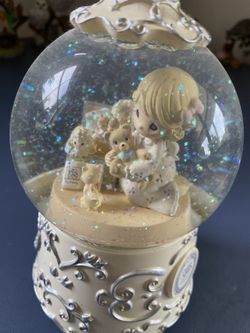 Precious Moments Globe Music 