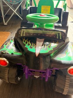 Monster Jam Grave Digger Kids Ride-On