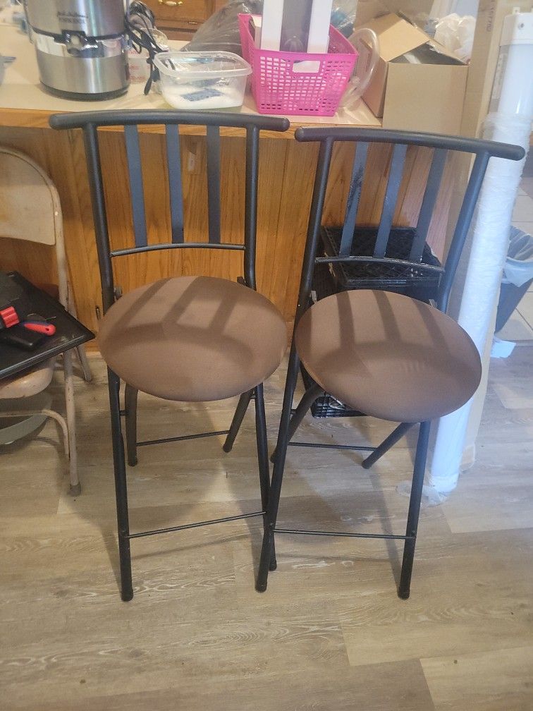 2 high / bar chairs foldavle