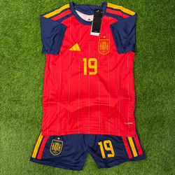 Spain kids size uniform lamine yamal size 26 ( 8-9 yrs )