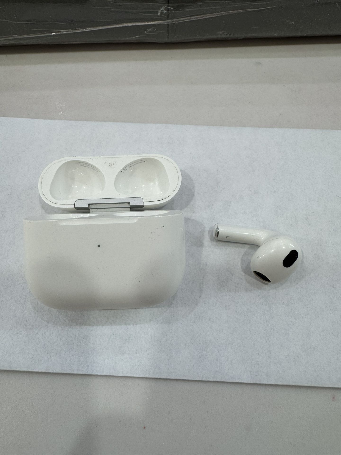 AirPods