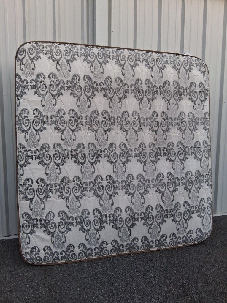 Free Delivery! King Royal Collection Hybrid Mattress
