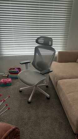 Staples Dexley Office Chair - Like New