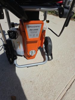 Husqvarna - 2000-PSI 1.2-GPM Cold Water Electric Pressure washer