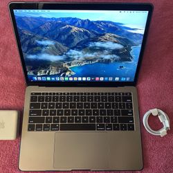 2017 MacBook Pro 13 inch Retina, 2.3 GHz i5, 8 GB RAM, 250 GB SSD.