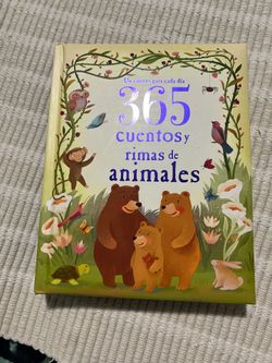 365 Cuentos y Rimas de Animales Hardcover Book