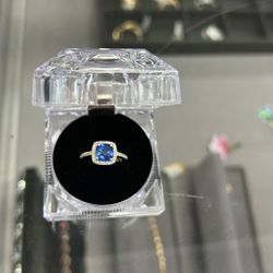 White Gold With Blue Colored Stone And Diamonds 