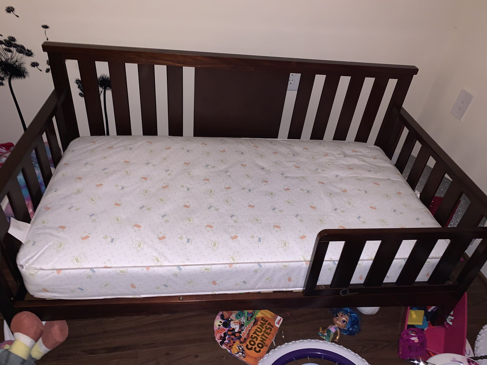 Wood Toddler Bed W/ Mattress