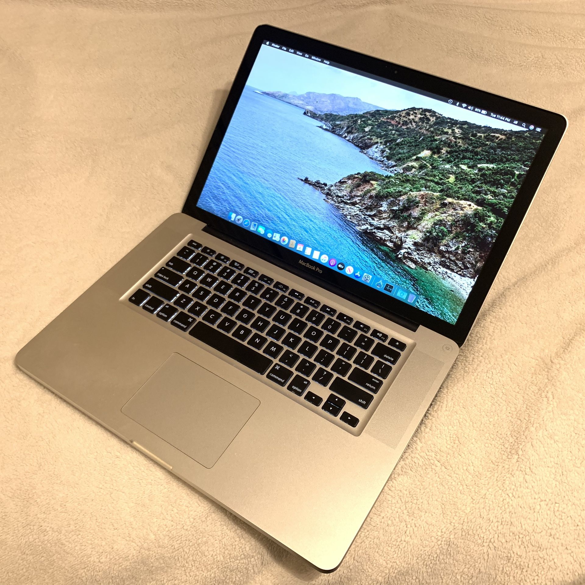 MacBook Pro 2012 15” 2.6GHz Core i7 Nvidia GT650m 750GB 8GB